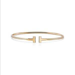 EUC Tiffany T Narrow Wire Bracelet